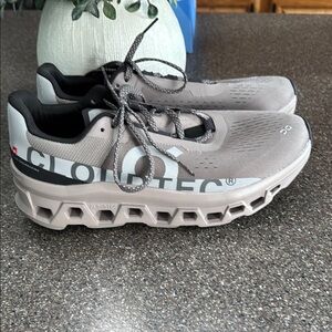 On Running Cloudmonster Sneakers in Taupe and Black